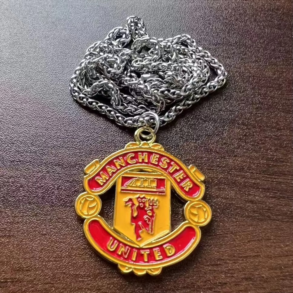 Manchester United Necklace – The Red Devils’ Spirit